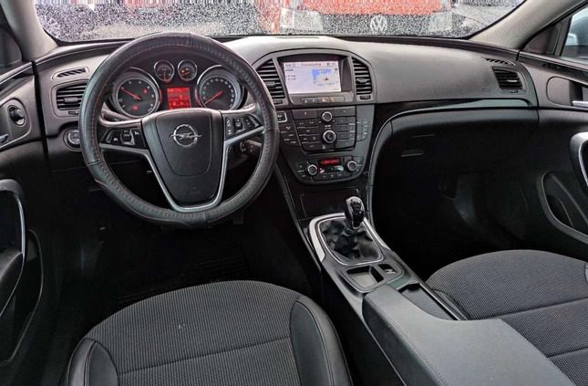 Opel Insignia cena 27900 przebieg: 200000, rok produkcji 2013 z Janikowo małe 497